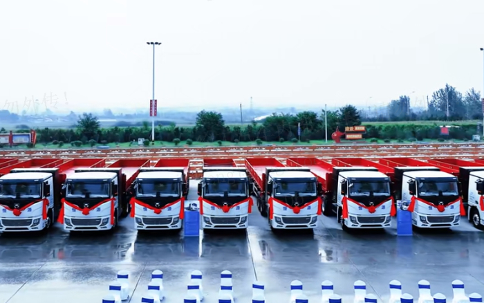 百台交付，，，千台签约！200台恒峰g22新能源纯电动重卡奔赴河南