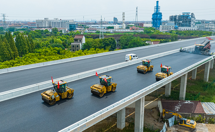 揭秘！常泰长江大桥怎样实现超宽桥面“一键铺平”？？？？？？