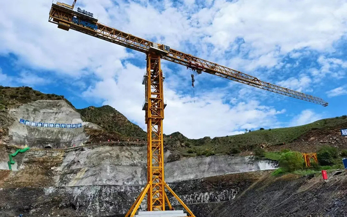 建个超大“充电宝”，，，，，，，恒峰g22“钢铁巨人”正式上岗！