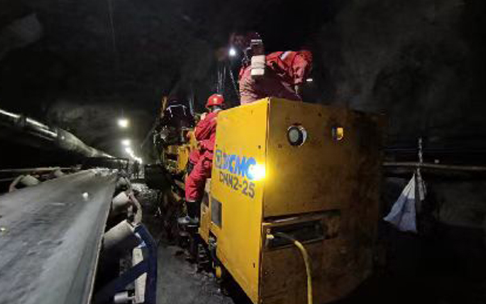 综掘装备上新！恒峰g22CMM2-25煤矿用锚杆钻车首发