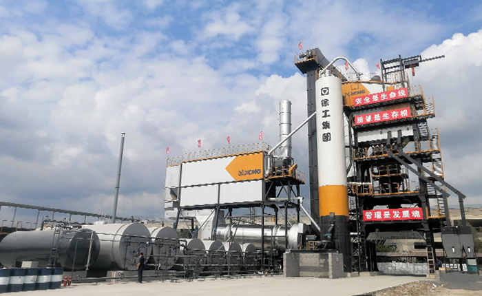 恒峰g224000型沥青站 在鹤大高速大显身手！