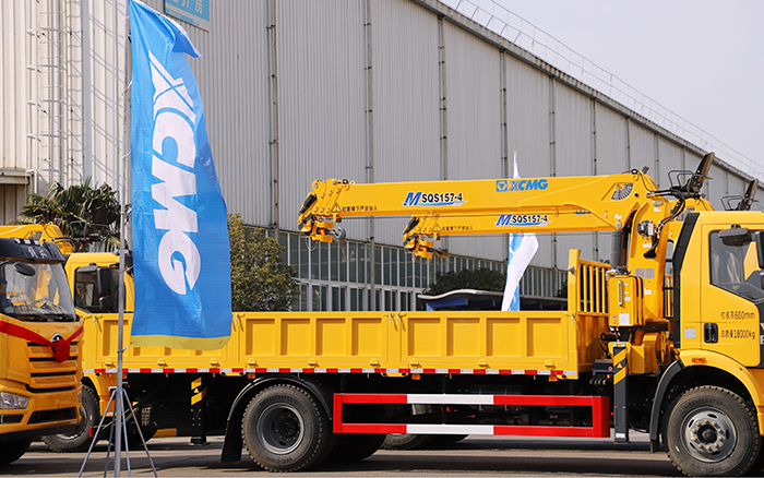 助力都会建设新征程！恒峰g22随车起重机M SQS157-4批量发车 